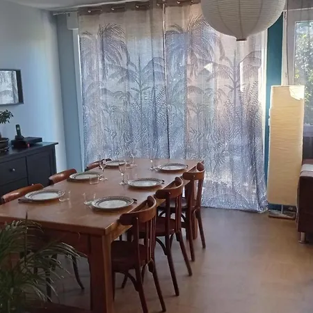 Maison Mitoyenne Sur *